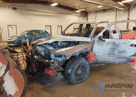 1999 Dodge Ram 2500 St from USA, damaged, VIN 3B7KF2365XG212272